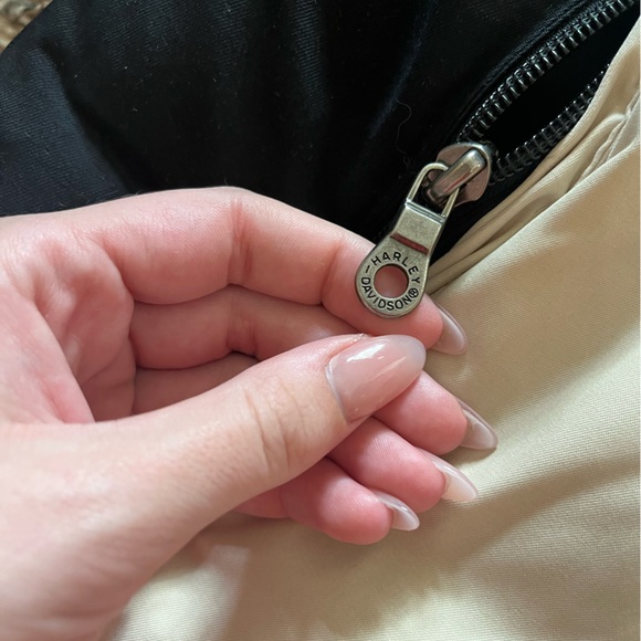 Harley Davidson Puffer Jacket - Picture 2 of 5